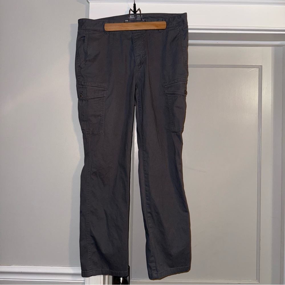 Izod Men's Gray Cargo Pants